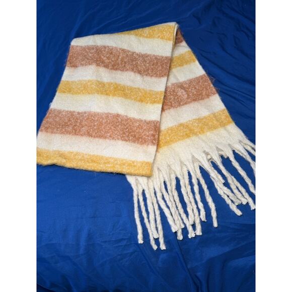 Frye & Co butter soft fringe striped blanket scarf warm cozy fall winter luxury - Picture 2 of 6